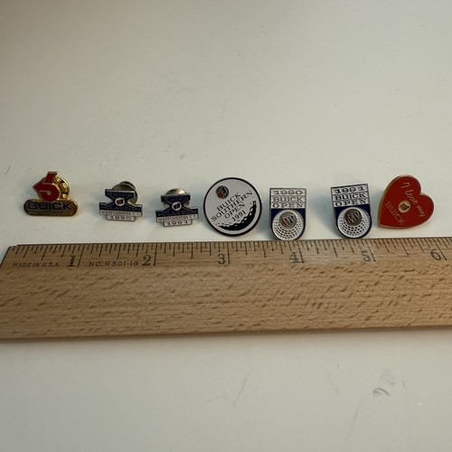 Lot 7 BUICK Pinbacks Heart Buick Classic Open Motorsports - Picture 1 of 9