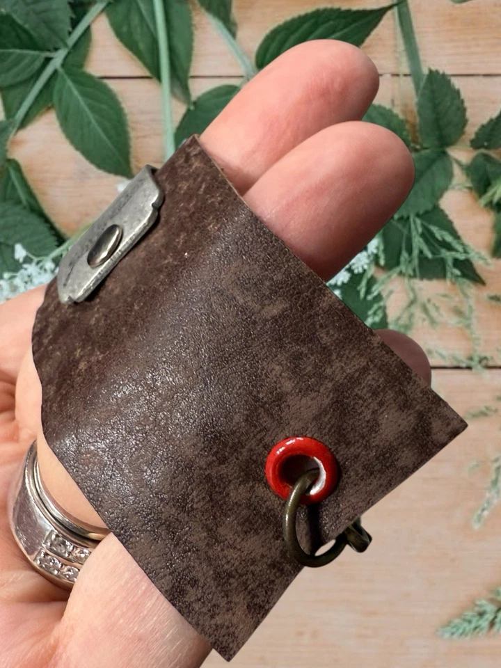 "Antiguo brazalete cadena placa mariposa metal imitación cuero 2"" de ancho vintage años 80" Foto 3 de 4