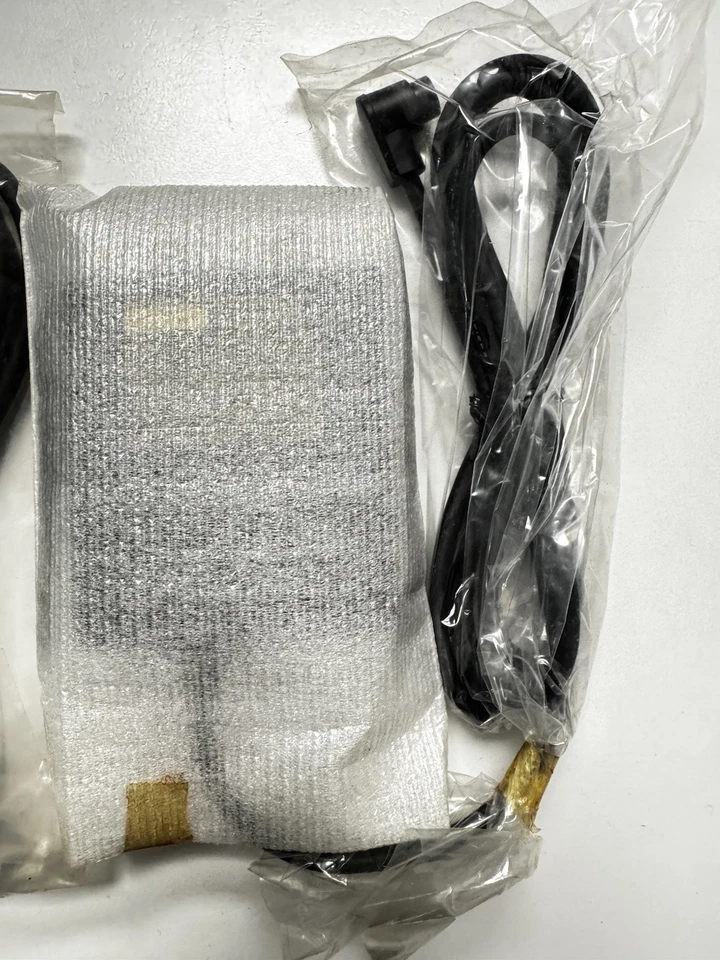 RCA CRF020 RF Modulator For Camcorder Coax Converter Adapter New Old Stock - Image 3 of 4