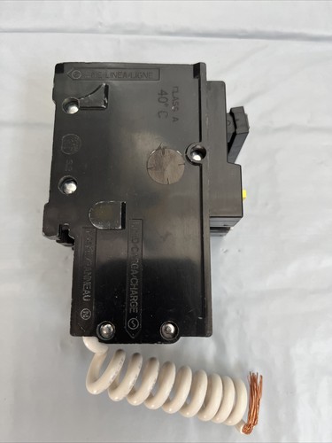 Square D Homeline 20 Amp 2-Pole GFCI Circuit Breaker - Picture 2 of 4