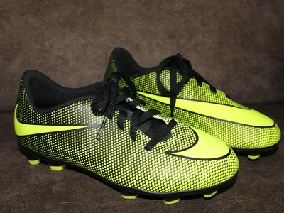 neon yellow nike cleats