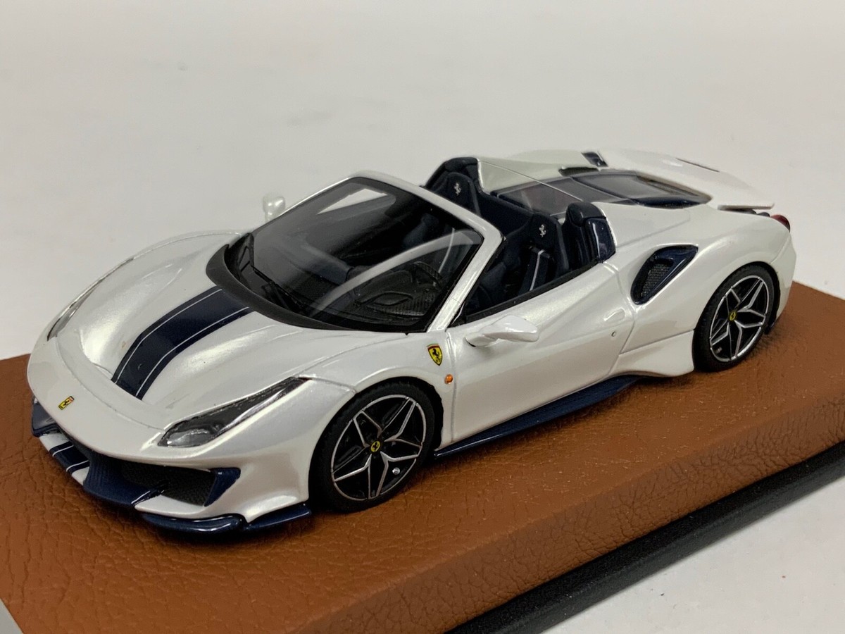 1/43 Looksmart Ferrari 488 Pista Spider in Bianco