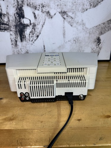 Bose AWR1W1 Acoustic Wave Clock Radio White with Power Cord No Remote FOR PARTS - Picture 4 of 8