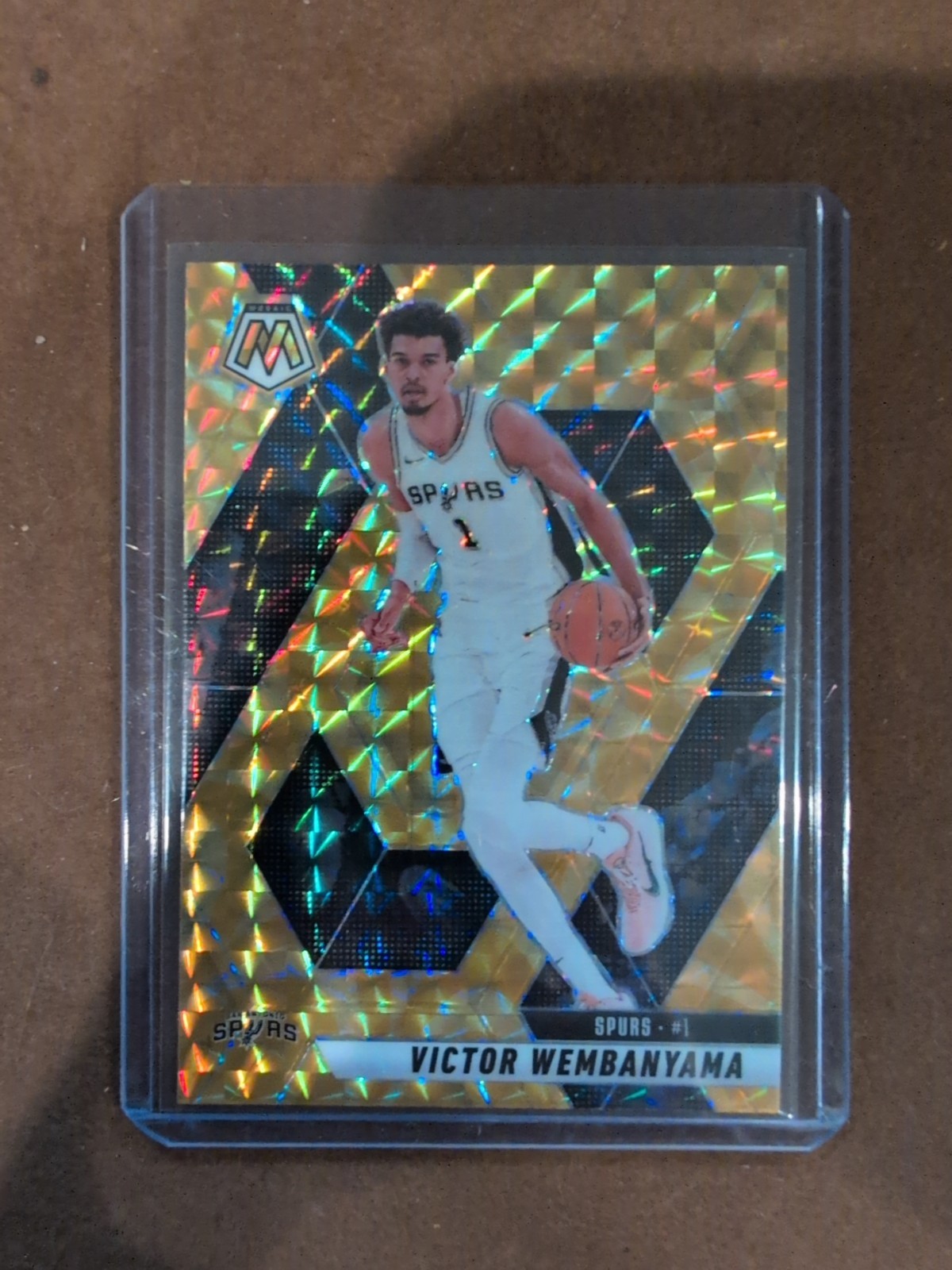 2024-25 Panini Mosaic - Victor Wembanyama #31 Reactive Yellow Mosaic Prizm