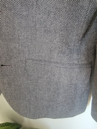 Kleiner Junge Blazer Größe 5-6, Etikett 6-7, fällt klein aus - Bild 7 von 17