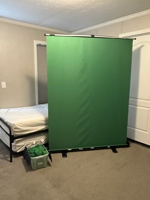 80.7'' x 58.3'' Green Screen Collapsible Chromakey Panel