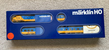 HO MARKLIN 3150 Ontario Northlander Set. Engines #1980 and Two Passenger car