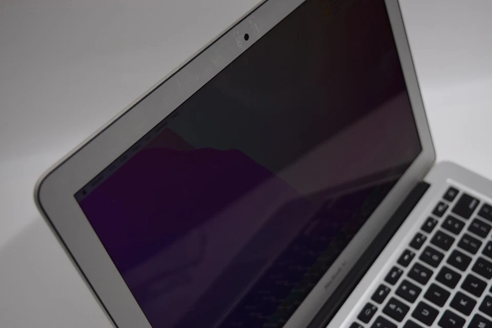 APPLE MACBOOK AIR 13" 2015 CORE I5-1.6GHZ 4GB 128GB SSD MONTEREY - Image 3 of 4