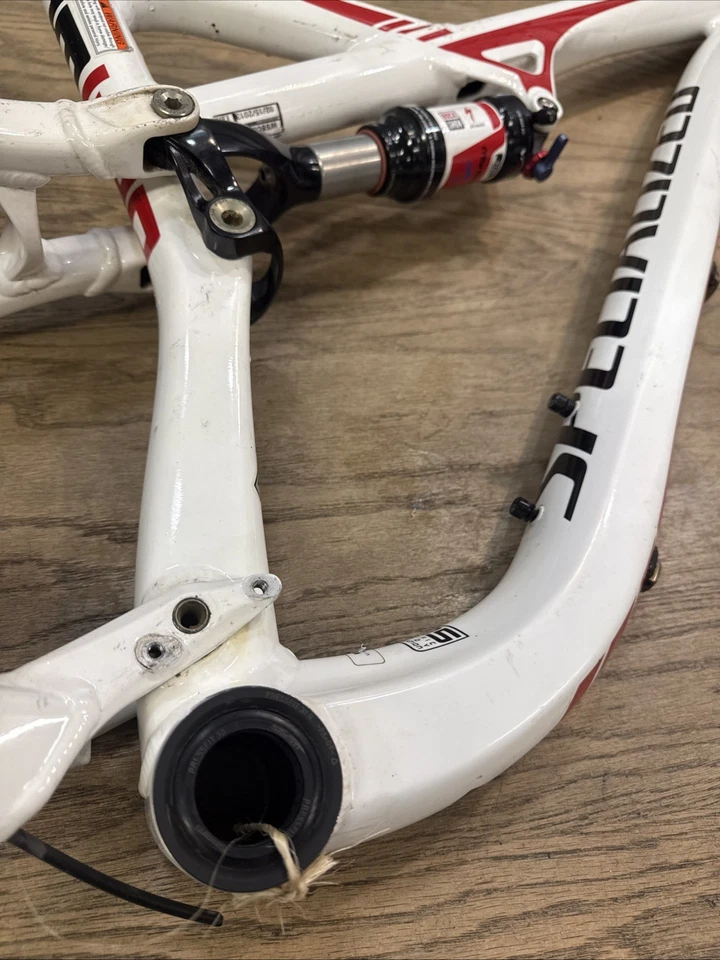 Quadro de suspensão total Specialized Camber Comp FSR mountain bike 29” grande 2013 - Imagem 4 de 4