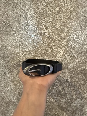 #ad Oakley Belt Black Leather 40in Long $20.00