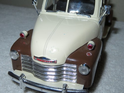 1953 CHEVROLET CHEVY TOW WRECKER 1:24 OPENING HOOD, DOORS & TOWBAR - Picture 5 of 12