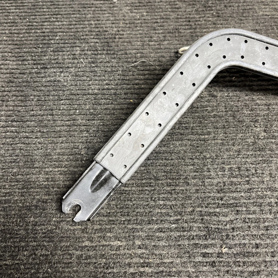 ☑️ 2008-2013 BMW 128i 135i Coupe Battery Protection Bar Bracket Holder Tie OEM — 第 3/4 张图片
