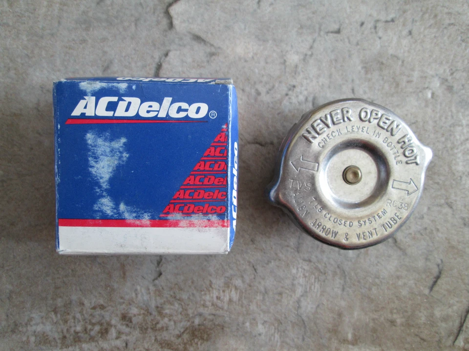 Nuevo TAPA RADIADOR RC 38 se adapta a Triumph Stag Foto 2 de 2