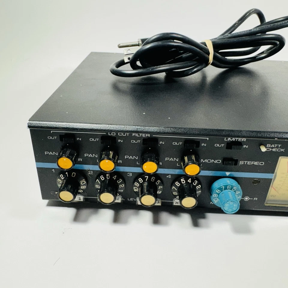 Shure FP42 4-input 2-Output Broadcast Stereo Microphone Mixer Complete - Image 2 of 4