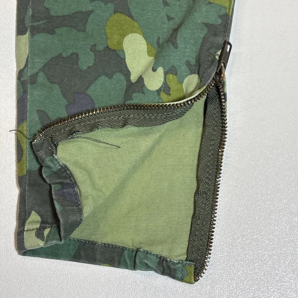 Cabi Camo Pants - Style #766 - Vintage - Size 6 - Zipper Pockets and Cuffs - Image 4 of 4