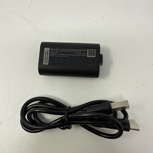 Xbox Rechargeable Battery Pack 1727 + USB-C Cable for Wireless Controller Black