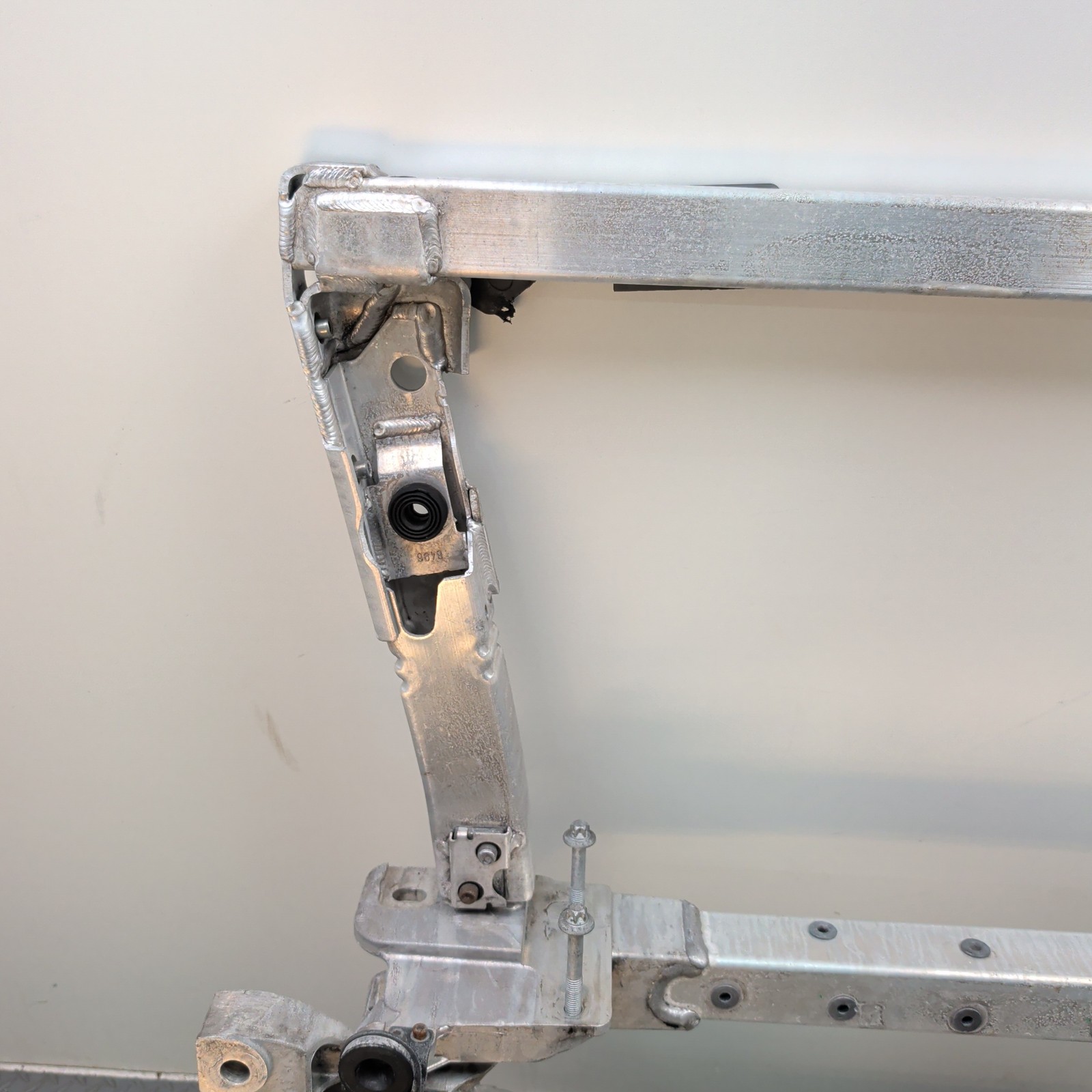 Maserati Ghibli 2014-2017 Front Right Suspension cross member