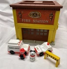 Vintage 1980 Fisher Price Family FIRE STATION Little People Set Dalmatian#928