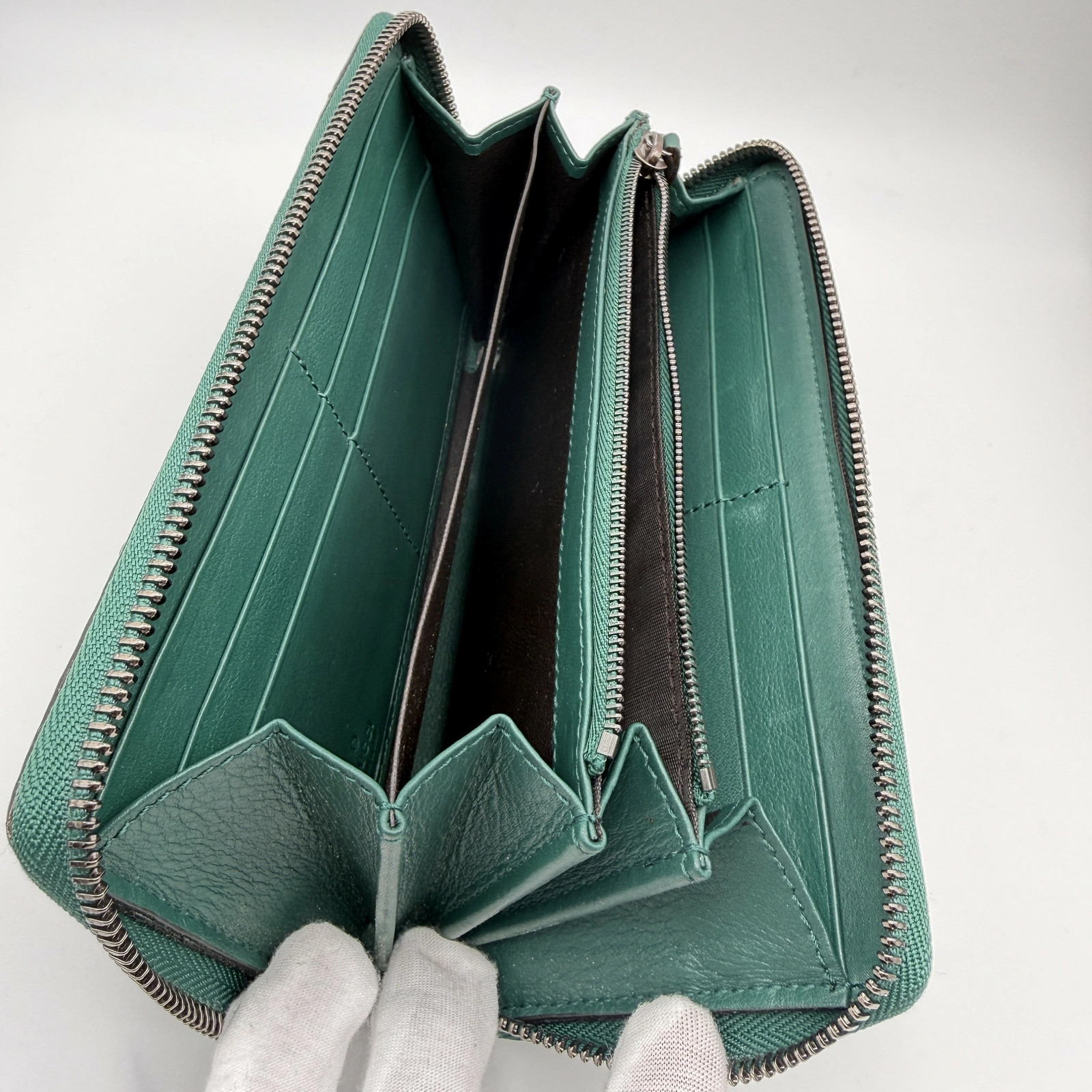Gucci Python Green Leather Unisex Long Wallet Used - image 11
