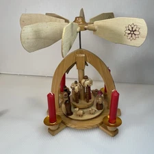 Weihnachts Pyramide Christmas Nativity Carousel Vintage 2 Tier 8” Tall