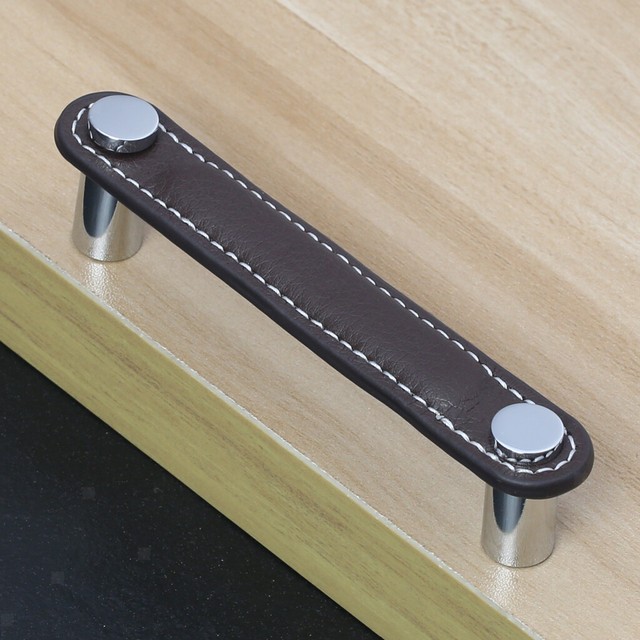 Howtocabinetdoor placingcabinethandles perfectcabinetdoor cabinetdoorjig kitchencabinets t Diy Cabinet Door Handles