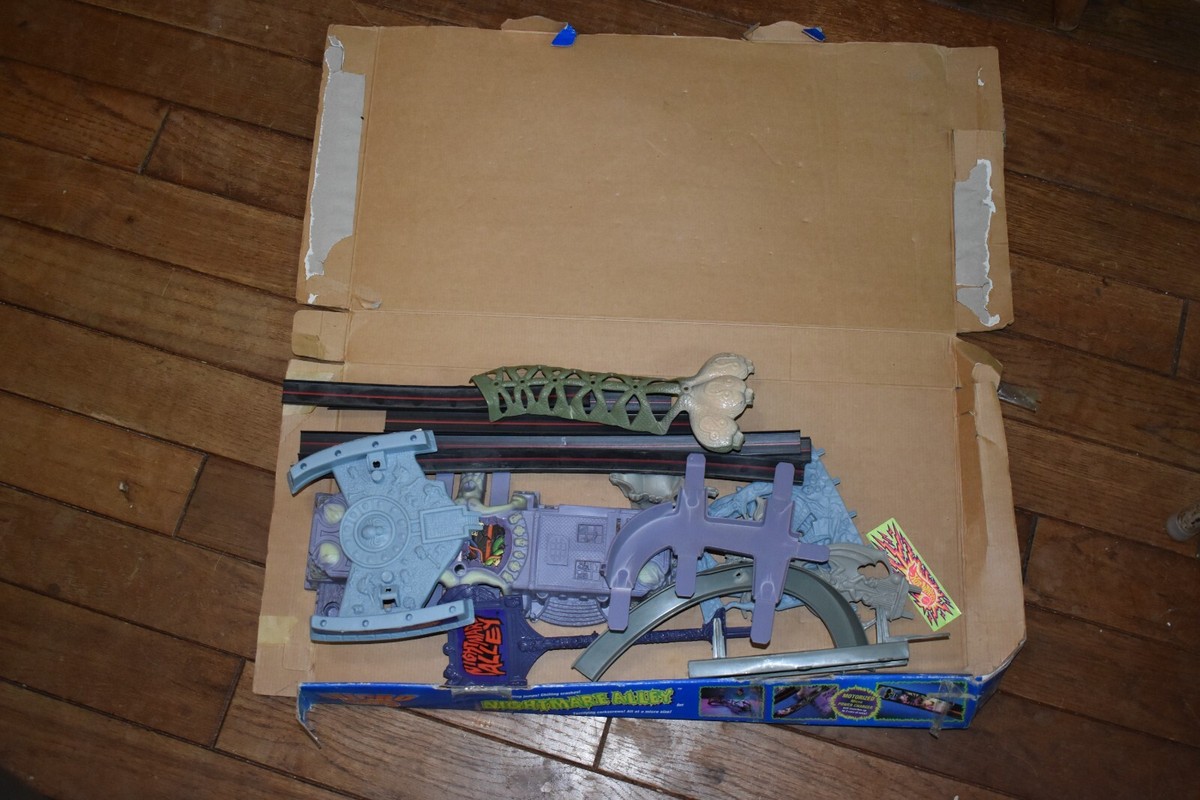 Vintage 1995 Micro Hot Wheels Nightmare Alley Incomplete | eBay
