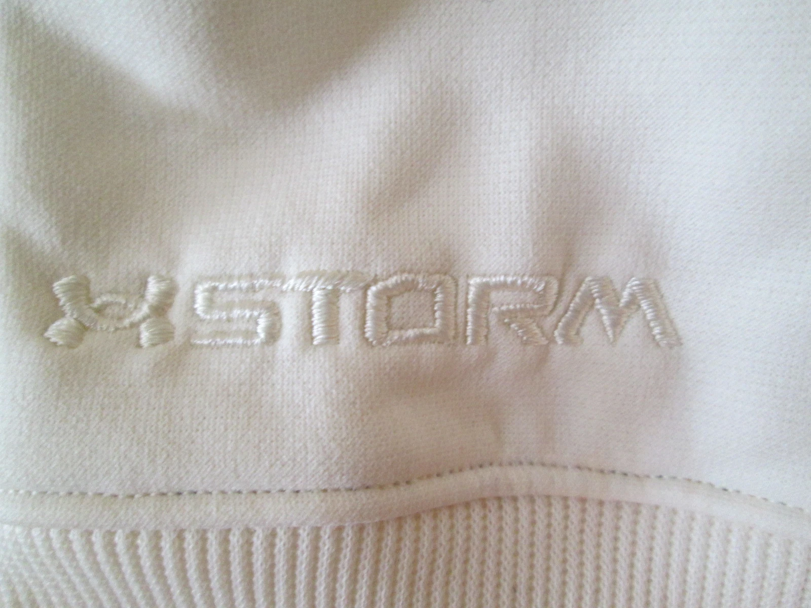 OFF WHITE NUOVA felpa con cappuccio donna UNDER ARMOUR COLDG INFRARED STORM bianco sporco LG SPEDIZIONE GRATUITA