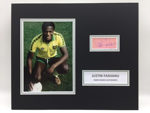 Exhibición de fotos firmada por Justin Fashanu Norwich City RARA + AUTÓGRAFO CERTIFICADO DE AUTENTICIDAD - Imagen 1 de 3