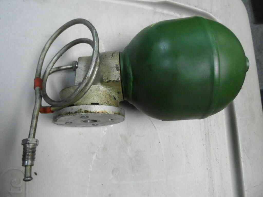 Rolls Royce Silver Spirit REAR HYDRAULIC SHOCK  ACCUMULATOR VALVE  1981 - 1991