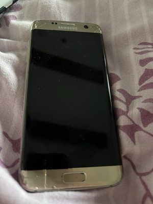 Samsung Galaxy S7 Edge Gold Funktionsfähig Mit Riss Im Glas Oben Und Unten!!