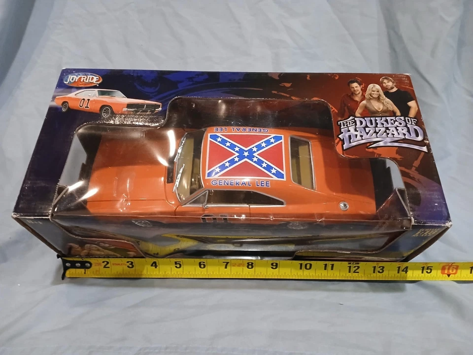 ЗАРЯДНОЕ УСТРОЙСТВО DODGE DUKES OF HAZZARD генерал Ли — 1969 г. — 1:18 от RC2 JOYRIDE - Изображение 4 из 4