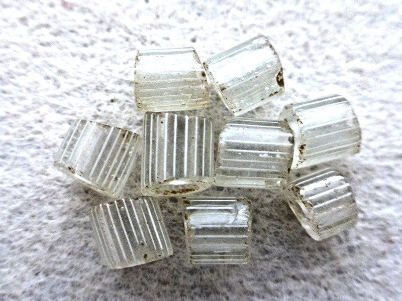 ANTIQUE  VERY NICE 9  PCS   CLEAR WHITE GOOSEBERRIES  GLASS TRADE BEADS