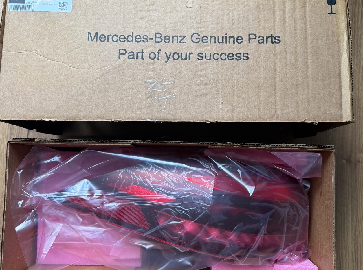 2025-2026. Mercedes-Benz GLE Taillight. A 167-906-85-12