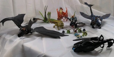 How to Train Your Dragon Action Figure Lot: Deathgripper Hookfang Toothless