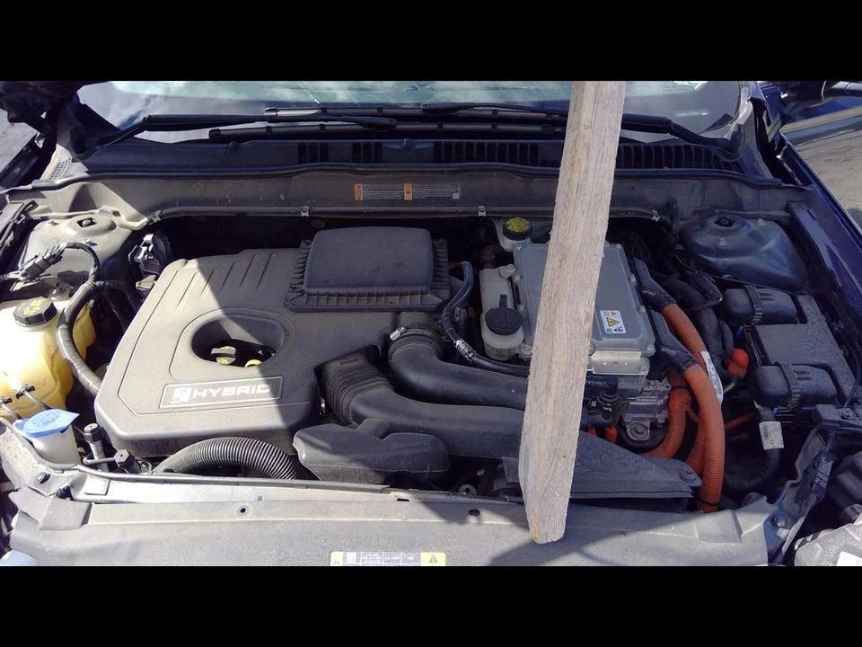 2013-2020 FORD FUSION Fuel Filler Door Green DG9Z54405A26A 13-20     Foto 2 de 4