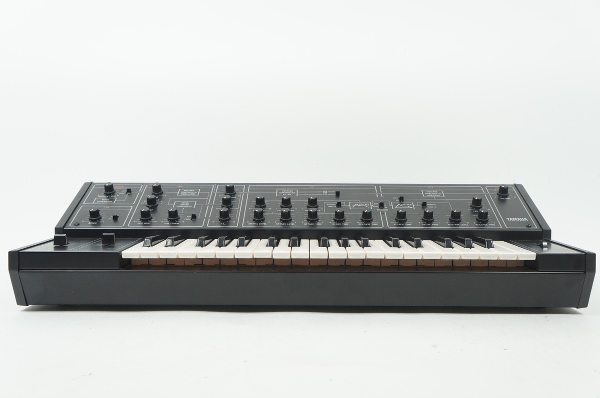 YAMAHA CS-10 シンセサイザー ハードケース付き 美品 YAMAHA CS-10 アナログ シンセサイザー ハードケース付