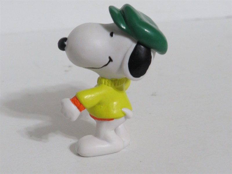 SNOOPY PEANUTS CHARLIE BROWN APPLAUSE RARE VINTAGE ST PATRICKS DAY FIGURINE 1990