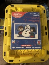 NEW SEALED J P Coats PEANUTS LINUS  LUCY'S SNOWMAN LATCH HOOK KIT 20"x30"