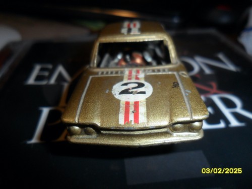 1963 Strombecker Tootsietoy Gold Metal Corvair Slot Car - Picture 2 of 6