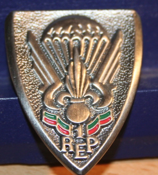 MARKENLOS Ausverkauf Pin Fremdenlegion Fallschirmjäger Metall Neu 243