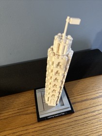 LEGO ARCHITECTURE: The Leaning Tower of Pisa (21015) Completely Built Retired
