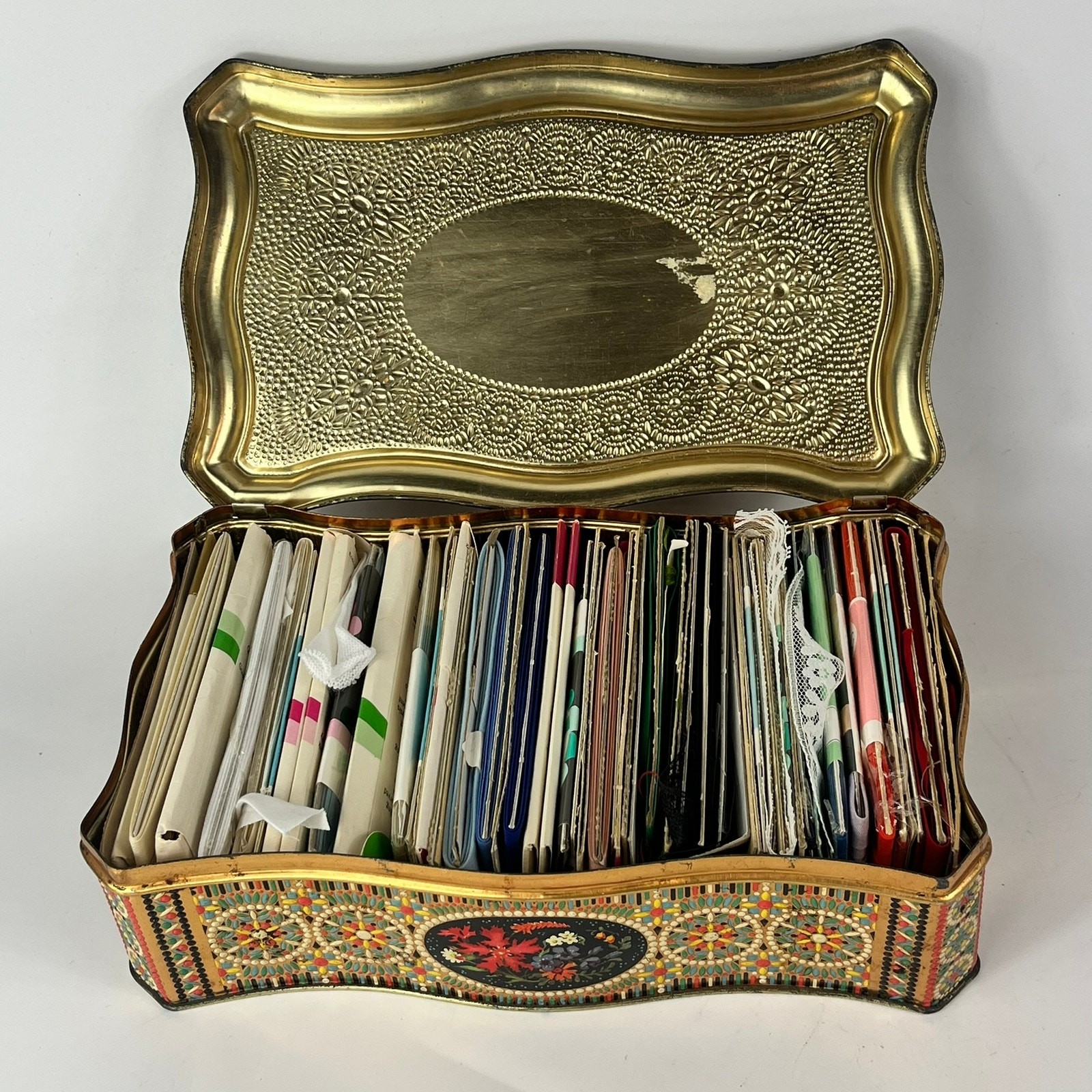 Vintage Holland Tin & 50+ Sewing Bias Tape Rolls Collectible Craft Supplies Box