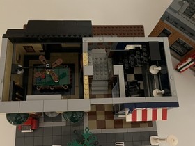 LEGO Creator Expert 10246 Detective's Office with instructions , COMPLETE