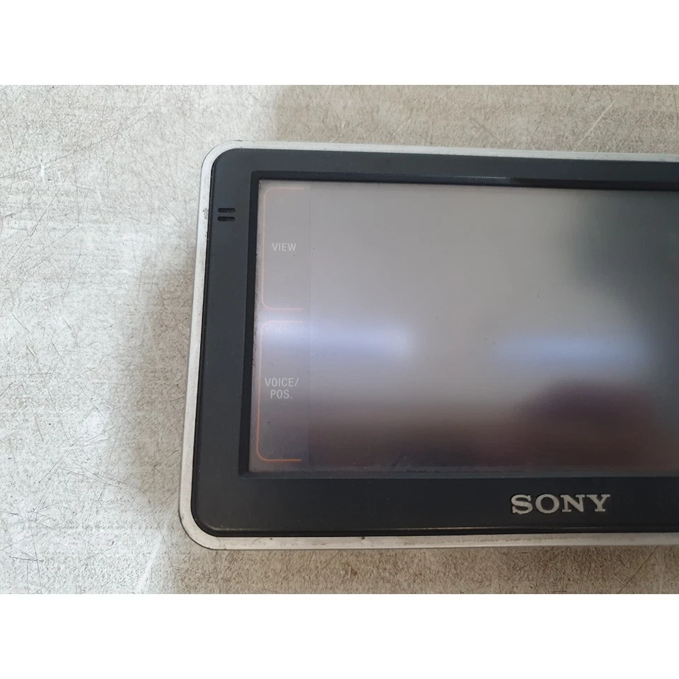 Sony NV-U83G Portable GPS Navigator Silver/Black Bluetooth 4.8" LCD Touchscreen - Image 3 of 4