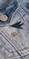 F117 Stealth Fighter  Lapel Pin Badge. RAF Plane, Pilot, Enamel & Metal  Ref 46
