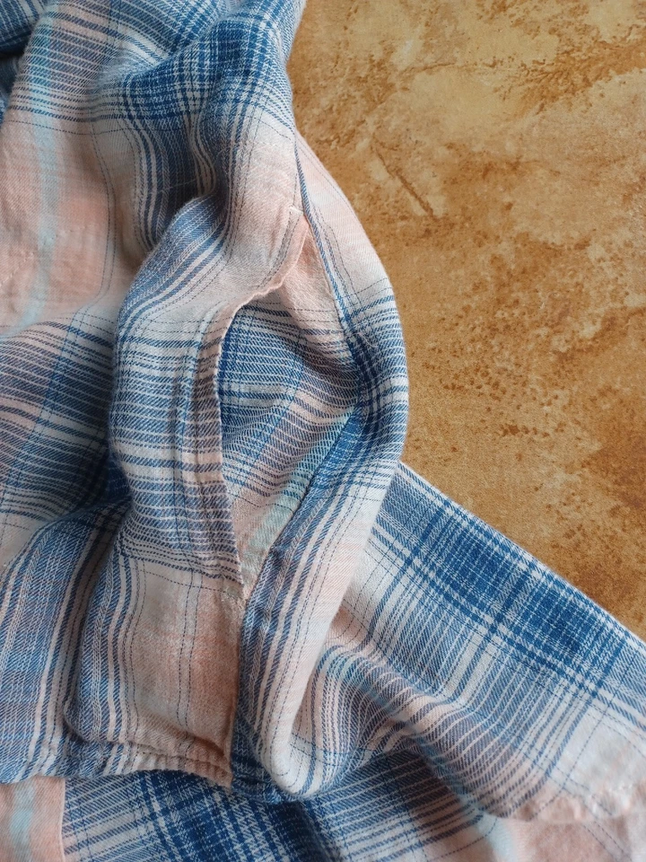 Girl Krazy Cotton Button up Shirt Medium Plaid long sleeve Pin, white, blue - Image 3 of 4