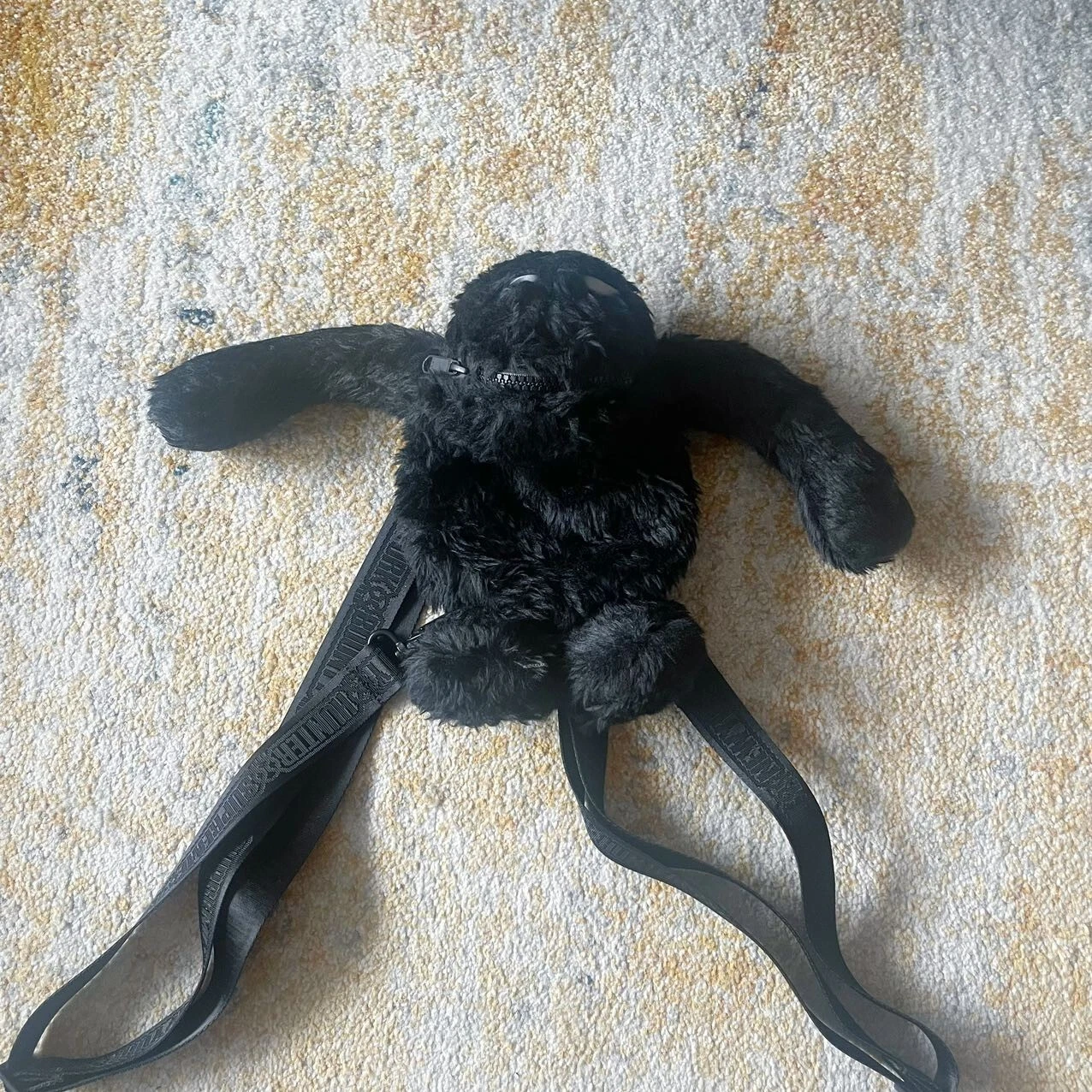SAC À DOS CHASSEUR DE PRIMES SUPREME FW23 PELUCHE NOIRE