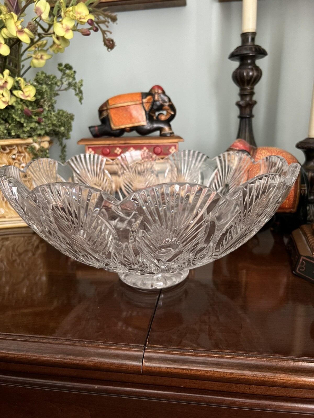 House of Waterford 28cm Diamond Cut Scalloped Edge Crystal Peacock Bowl