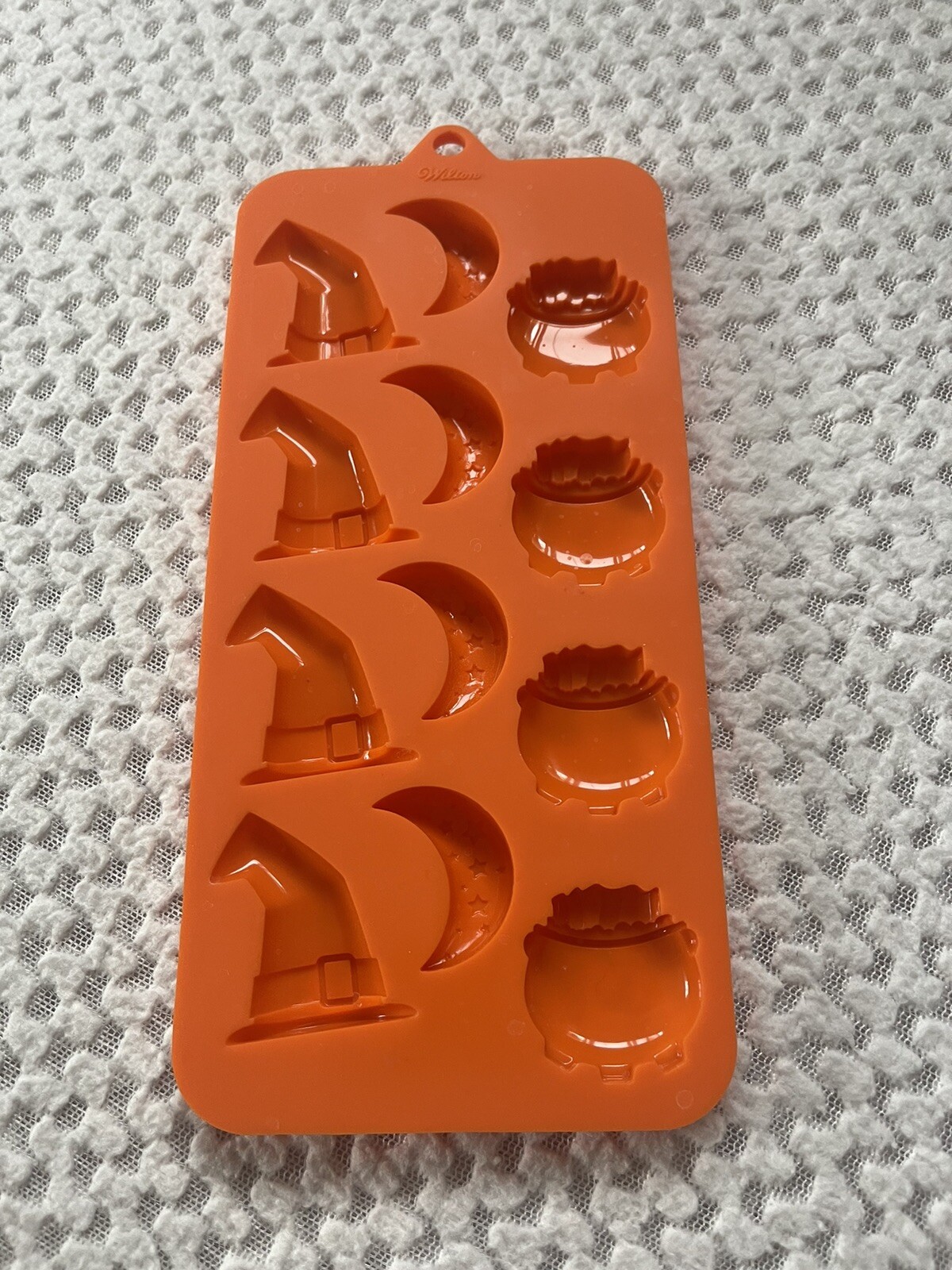 Wilton Chocolate Mold Halloween Moon Cauldron Witch Hat Kitchen Cooking eBay
