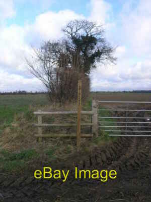 Photo 6x4 Which Way Bridleway Rodington It is not clear which side of the c2007